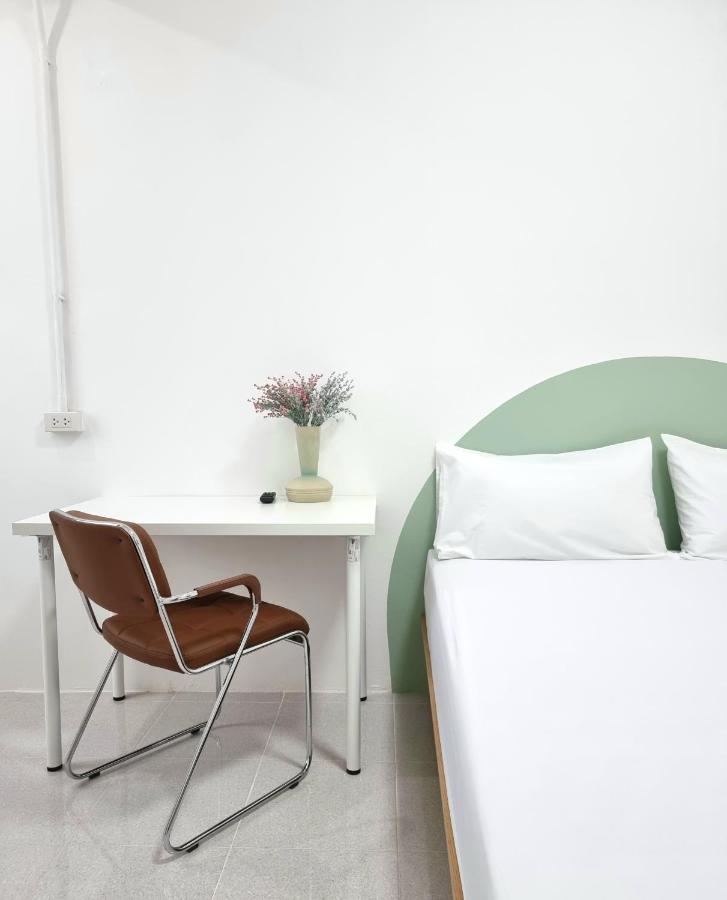 The Zai Apartment Ban Krathum Lom Eksteriør bilde